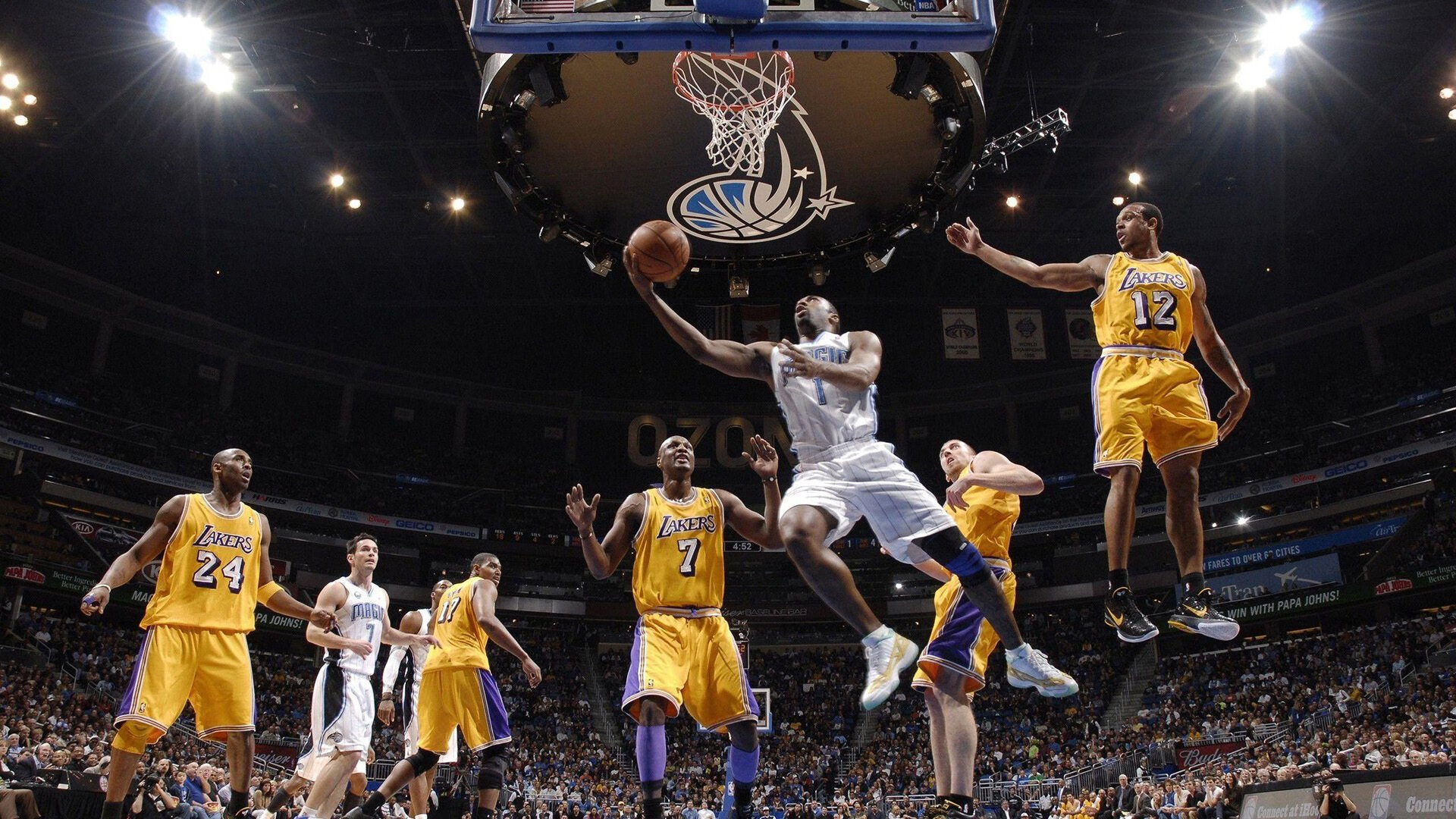 开云体育官网下载安装-超级场面：那些激动人心的NBA超级扣篮，nba十大经典扣篮
